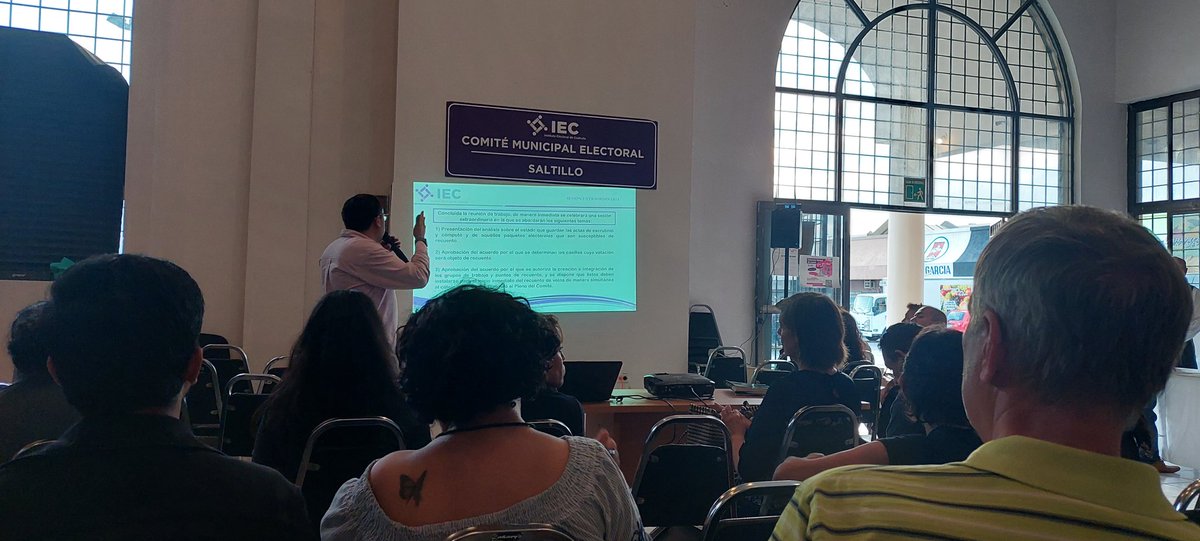 CD14_Coah's tweet photo. El Comité @CD14_Coah asistio a la tercera capacitación sobre la Jornada electoral del #4dejunio en #Coahuila, impartida por el Personal de la Dirección Ejecutiva de Asuntos Jurídicos llevada a cabo en el @CM_Saltillo. @OscarDanieliec6 @letybravoo @Jorge_dlp @jccr11 @rodrigo_0378 https://t.co/VhVnOcAX7u
