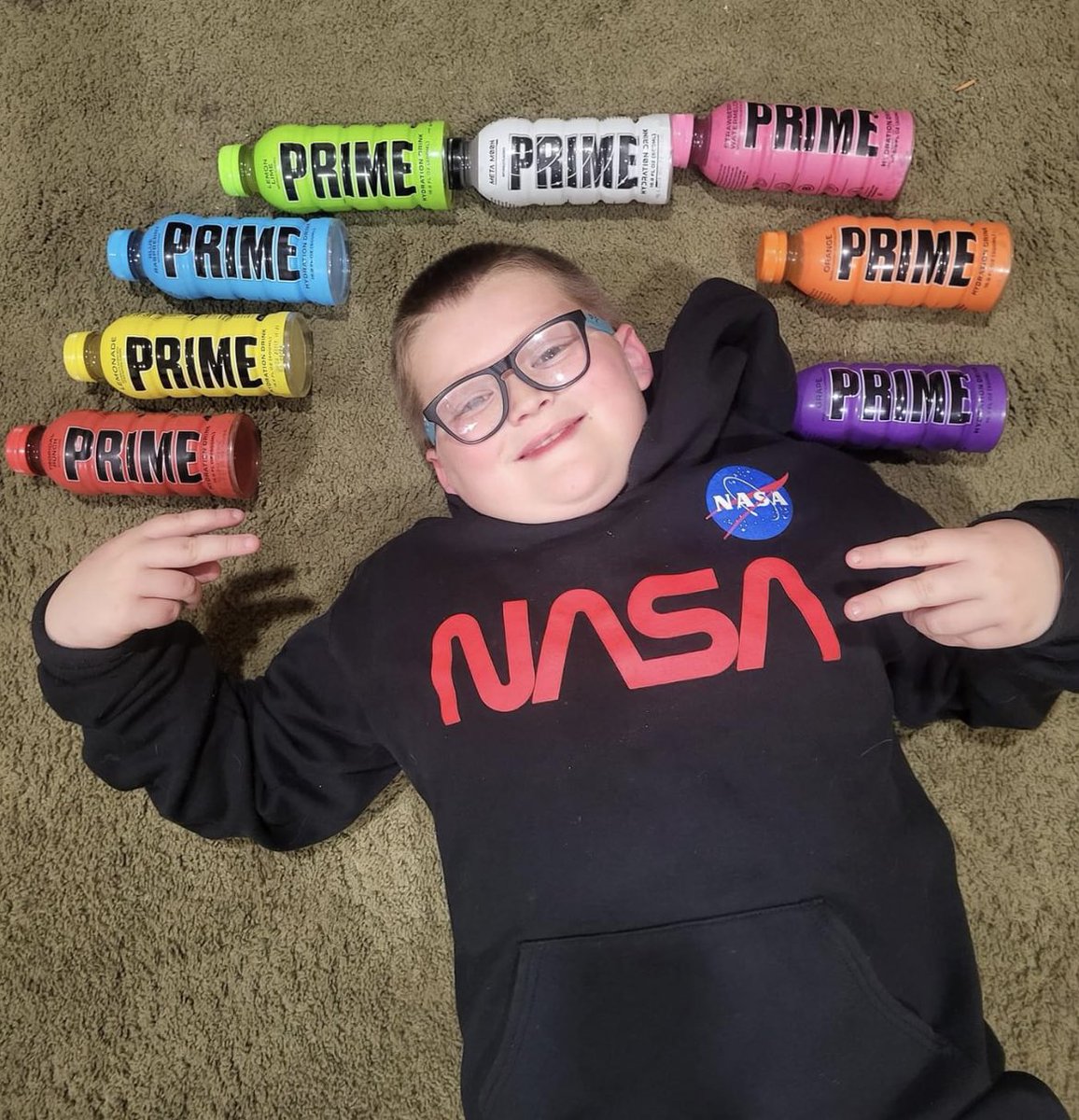 fooseskies's tweet photo. @LoganPaul @KSI my lil bro is serious about his @PrimeHydrate obsession https://t.co/SYnjGMUyzm
