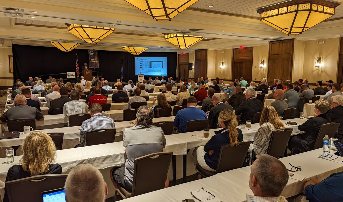 BillEsbeck's tweet photo. Thank you @MikeRomanoNTCA for leading off our opening general session at the 113th WSTA Annual Convention! Really appreciate you making the trip and sharing great information... including breaking news on the BCM! #buildbroadbandwithus https://t.co/Rus2tRnX9Z