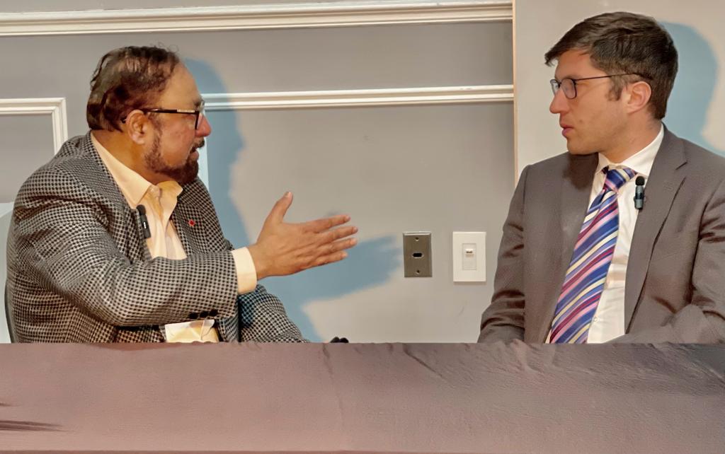 CommunityTalk24's tweet image. youtu.be/z8h0jZFEOxU 
In todays Community Talk , you will meet MP Garnett Genuis - Sherwood Park Alberta - visited ICCM Milton and to bring awareness on Bill C281 that cover amendment on human rights , Broadcast regulations and prohibit cluster munitions .