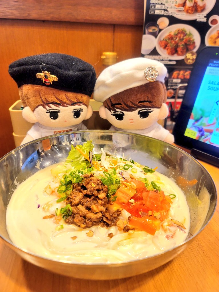 keeptryingakira's tweet photo. 今日はぼくたちがお出かけ🚗💨
おんまハローワークでした。
帰りにご飯ですよ⸜ 🍚🍴⸝
おんま、お仕事決まるといいね。
(๑•̀o•́๑)۶ FIGHT☆ͦ
#exodoll #kaidoll #KAI #sehundoll #SEHUN #카이인형 #키이 #세훈인형 #세훈 #ぬい撮り #ぬいと暮らす365日 https://t.co/p15THfYZdl