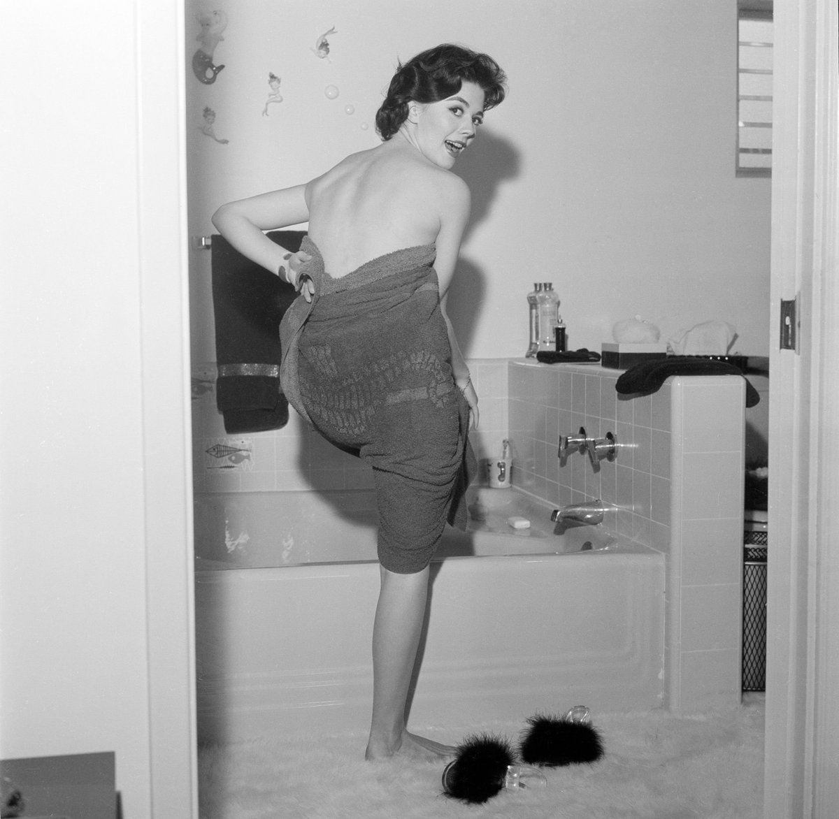 HQActresses's tweet photo. #NatalieWood
#EarlLeaf
1957
#MiracleOn34thStreet #RebelWithoutACause
#WestSideStory #CatOnAHotTinRoof #Brainstorm https://t.co/9BlZjIrcrs