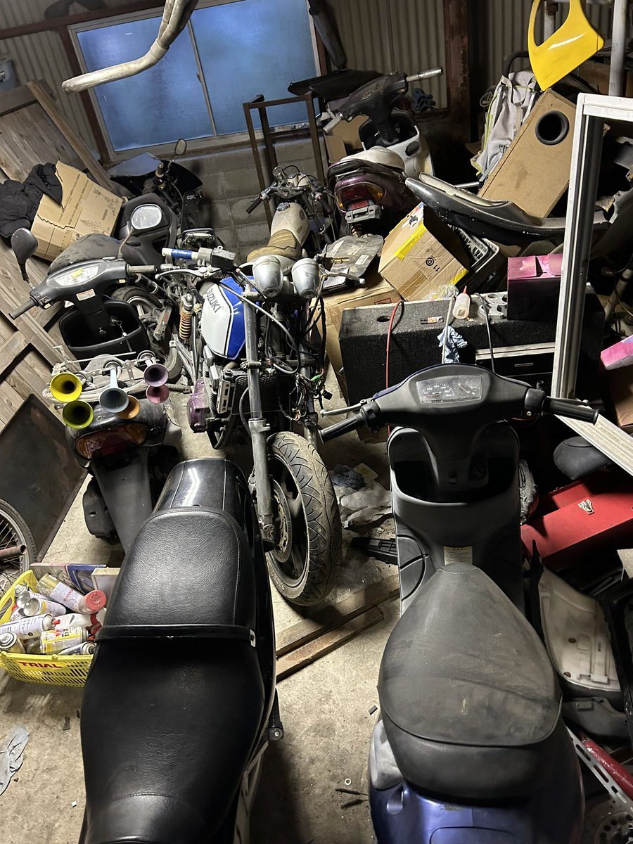 24242424azs714's tweet photo. エイプ一台引っ張り出して
整備して烈にーから買ったトリック菅
つけたけどボアアップしてるせいか
直管にしたらくっそ吸う
逆に楽しいけんいいけど
おっさんは静かにこれで通勤します
まだまだ原付全部動かす計画は終わらない https://t.co/mWtKEHPK45