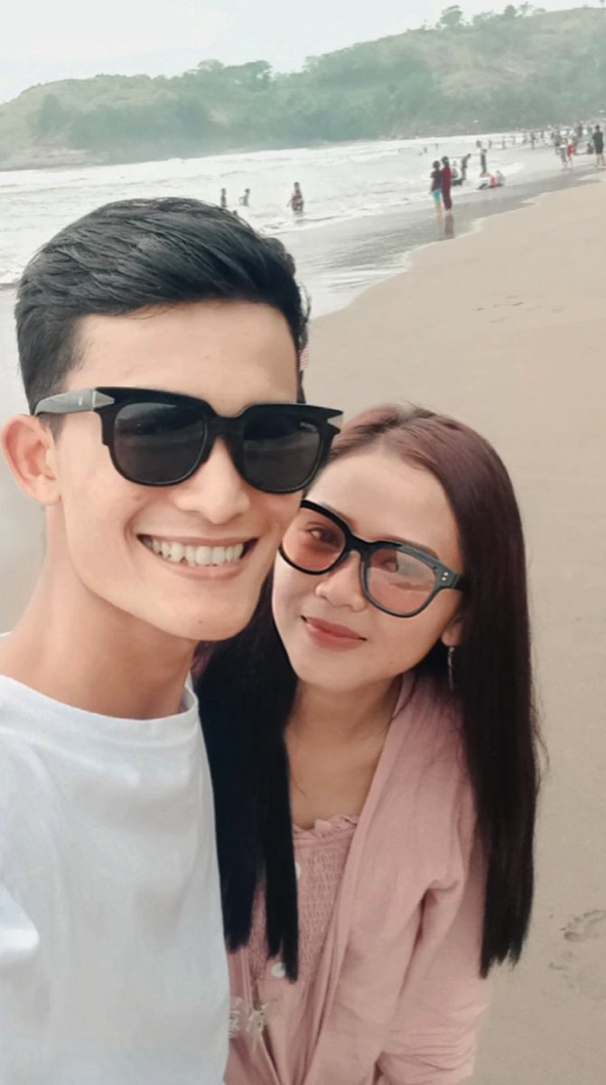 Wasiqoh1's tweet photo. udaa 23 tahun aja nihh si bayikk besarkuuu, happy b'day yaaa sayangg. do'a nya semoga sehat selaluu, banyak rezeki, dan nanti di umur 24+ udaa jd suamiku, wkwk aamiin aja dulu dehh 🤫❤️ https://t.co/05fIeyifM3