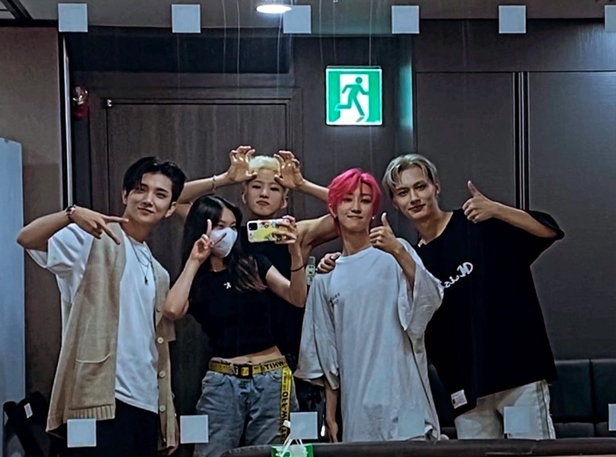 STOP I'M GOING TO CRY PLEASE
