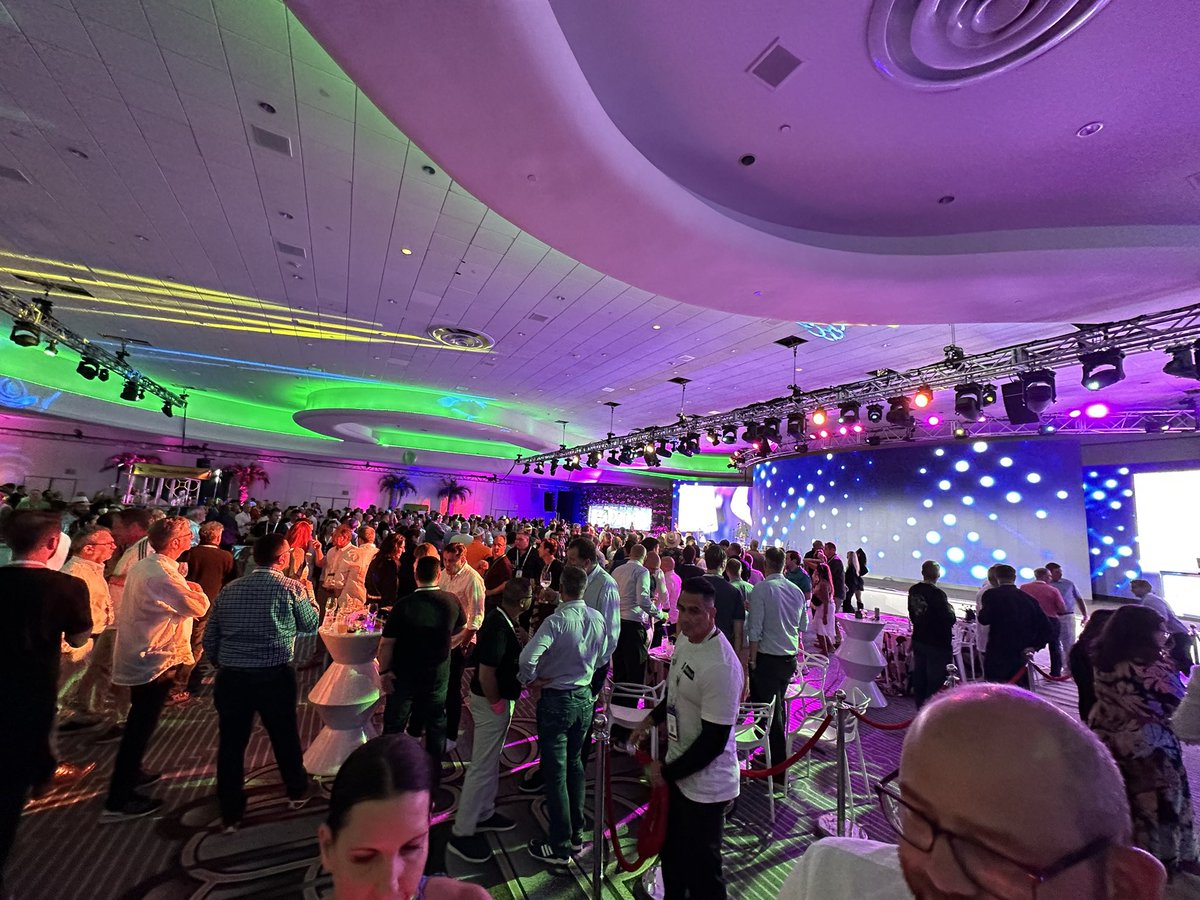 anthonyspiteri's tweet photo. #VeeamOFF https://t.co/Y7kGHMVF3v
