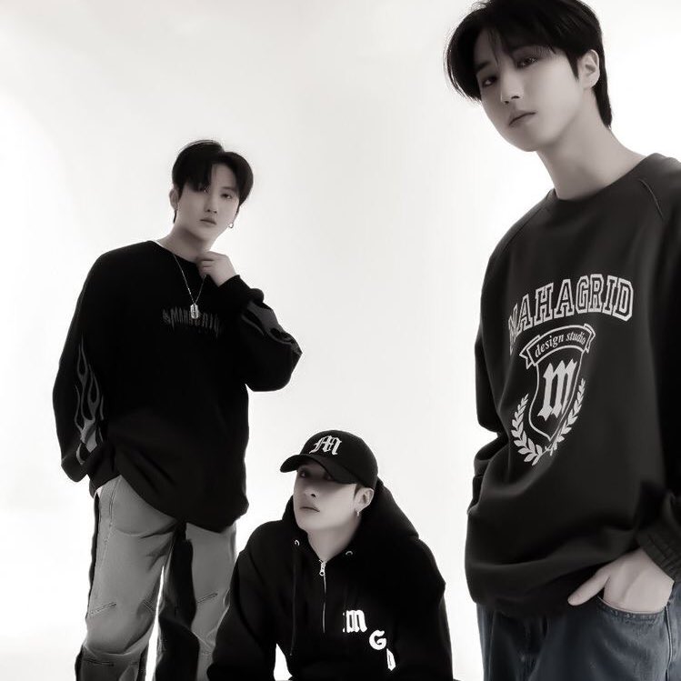 seducebang's tweet photo. ㅤㅤ   ★ — moaning leader ;
ㅤㅤ   ㅤㅤ   3r4ch4 os | nsfw 🔞

bngchn debió saber que sus gemidos provocarían a chngbn y jsvng al grado de querer escucharlo gimiendo al ser sometido por ambos miembros. https://t.co/ukQleN3OtP