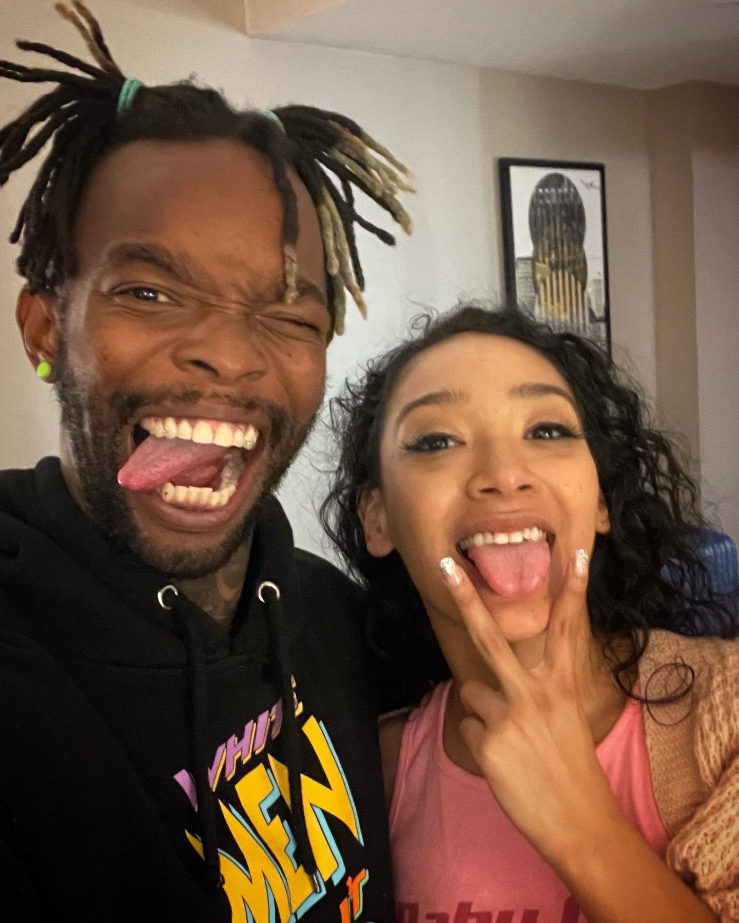 TW Pornstars - 1 pic. Miggy Christie. Twitter. Me and Sarah Lace! 🍃🍃 @iamSarahLace 🤪👍🏾 #modeling