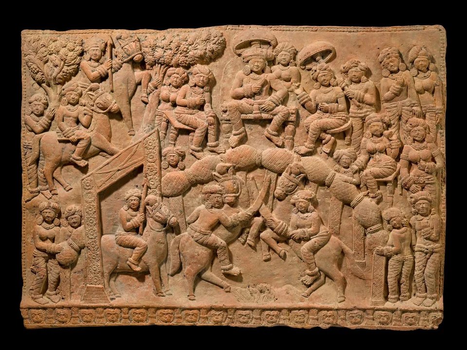 Plaque showing Men on horses fighting in a Tournament, Shunga Period ( 2ⁿᵈ century BCE )