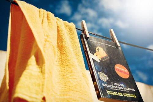 pan_ing_kralik's tweet photo. #rucnikovyden
#TowelDay
#douglasadams
#dontpanic https://t.co/xQCrMSOcdB
