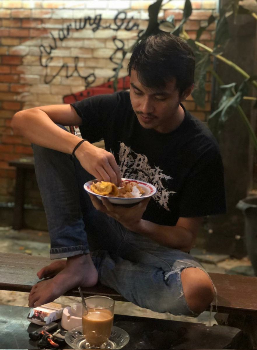 Onstage vs offstage 
Mangan adalah kuncen