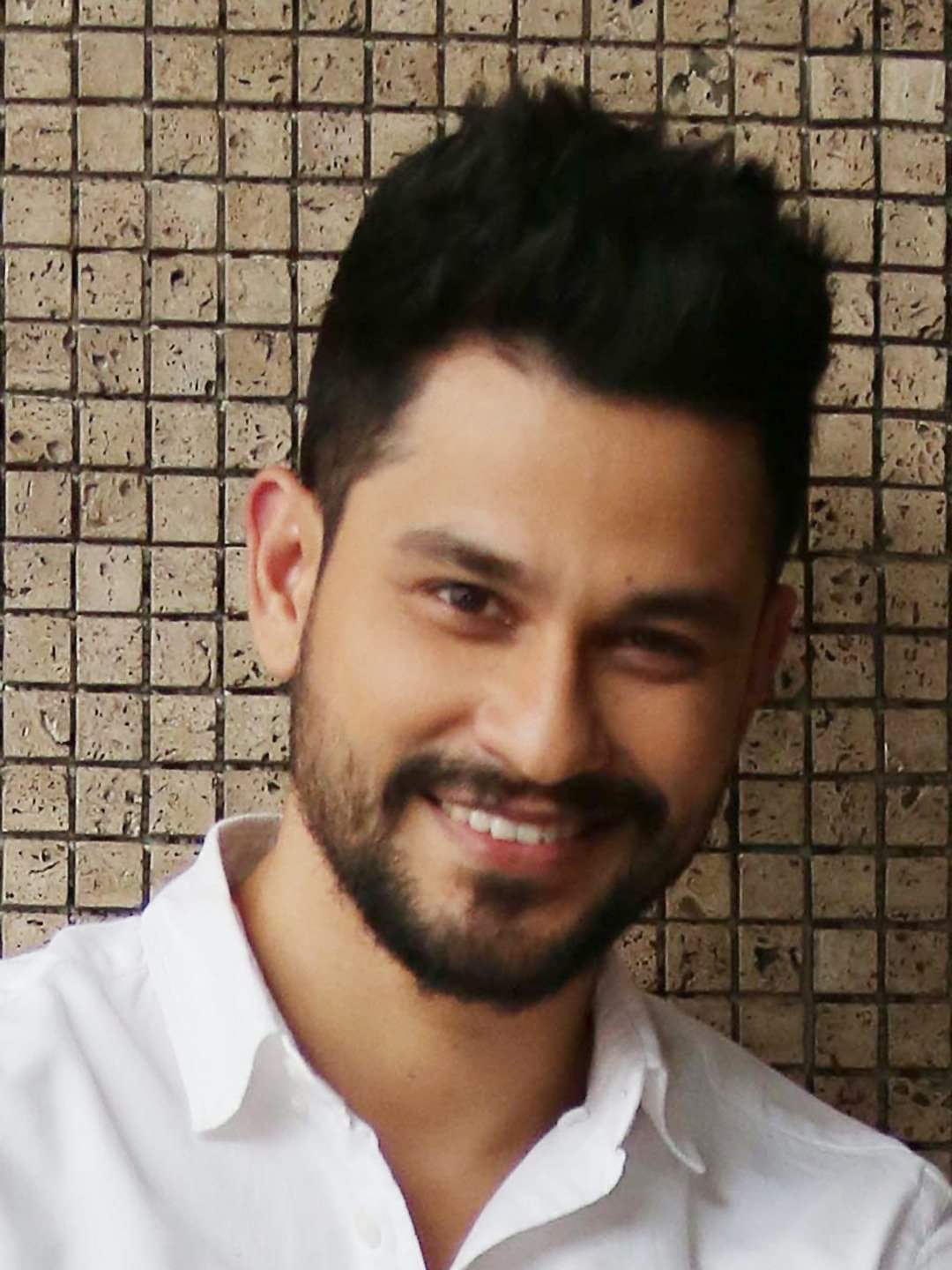 Happy Birthday to an Indian actor who works in Hindi cinema Kunal Khemu (born Kunal Ravi Kemmu; 25 May 1983). 