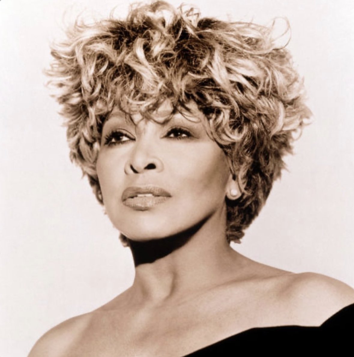 RizzyRockstar's tweet photo. Simply the best… #TinaTurner https://t.co/Z0qwOXXO6y