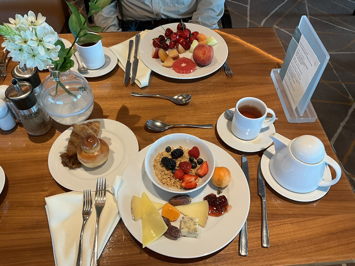 LD #🟦 tweet media