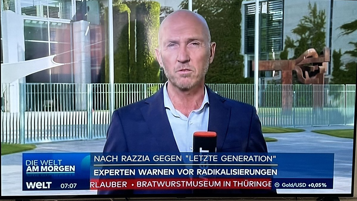 UnderwoodUschi's tweet photo. Wenn ich die Titel von #HaltDieFresseSpringerPresse schon lese wird mir 🤢🤮 Voller Hass und Hetze- das ist kein Journalismus! 😡 Wieso wird das #WissingProblem und die Verletzung unseres #Klimaschutzgesetz nicht angeprangert? #NiemehrCDUCSU #fdpschadetunsAllen #LetzeGeneration https://t.co/MkyN9ohYjb