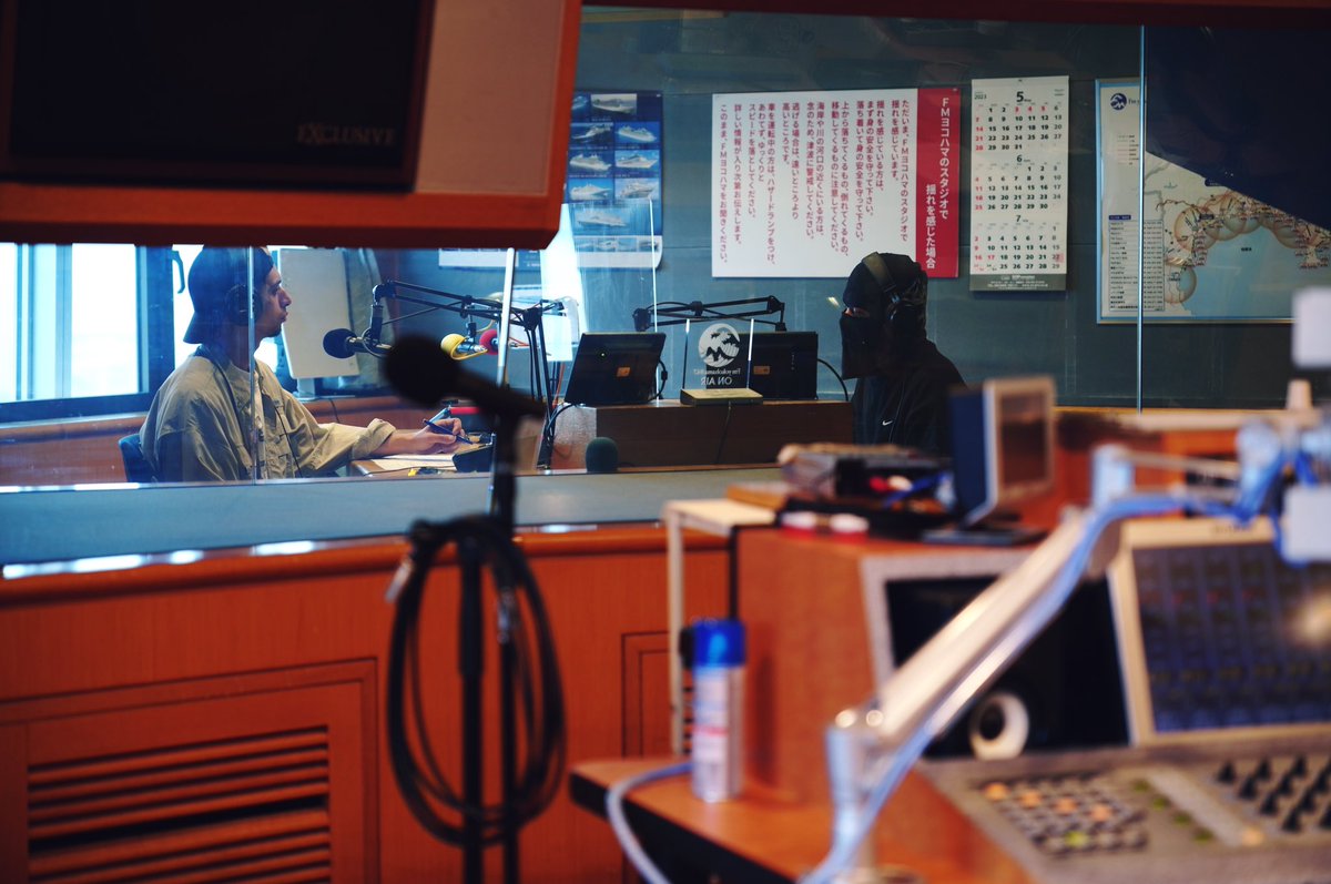 MnnfOfficial's tweet photo. 📣TEMBA ラジオ出演決定📣

2023年5月26日(金) 8:36am〜

Fm yokohama 
『Brand New! Friday』　
https://t.co/sWK6PJxpfs
にTEMBAが出演させて頂きます📻

▶️radikoでの視聴方法
https://t.co/07ozkT7hCW

お楽しみに👍✨

#TEMBA #DimensionX #hiphop https://t.co/OvhNTH86E2