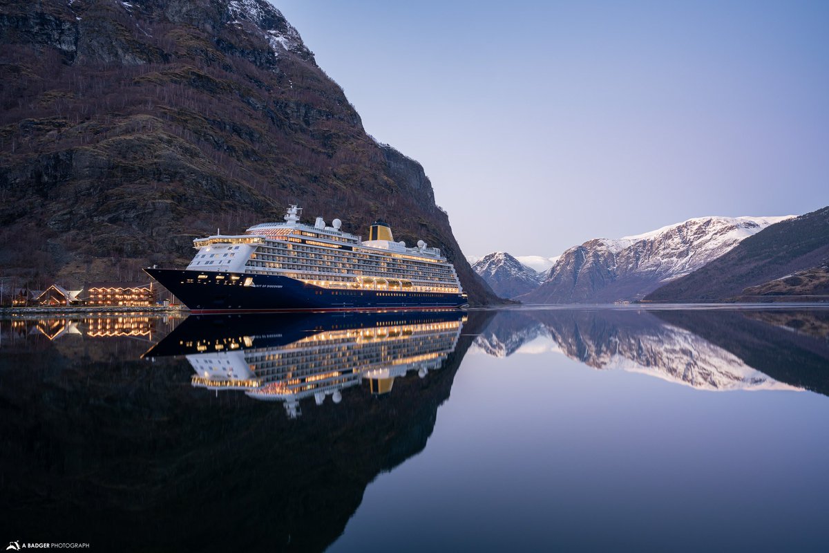 GrumpyBadgerman's tweet photo. @saga_travel_uk Spirit of Discovery in Flam March 2023. @DestiNorway @FlamCruise https://t.co/3xkZ0Pp4mD