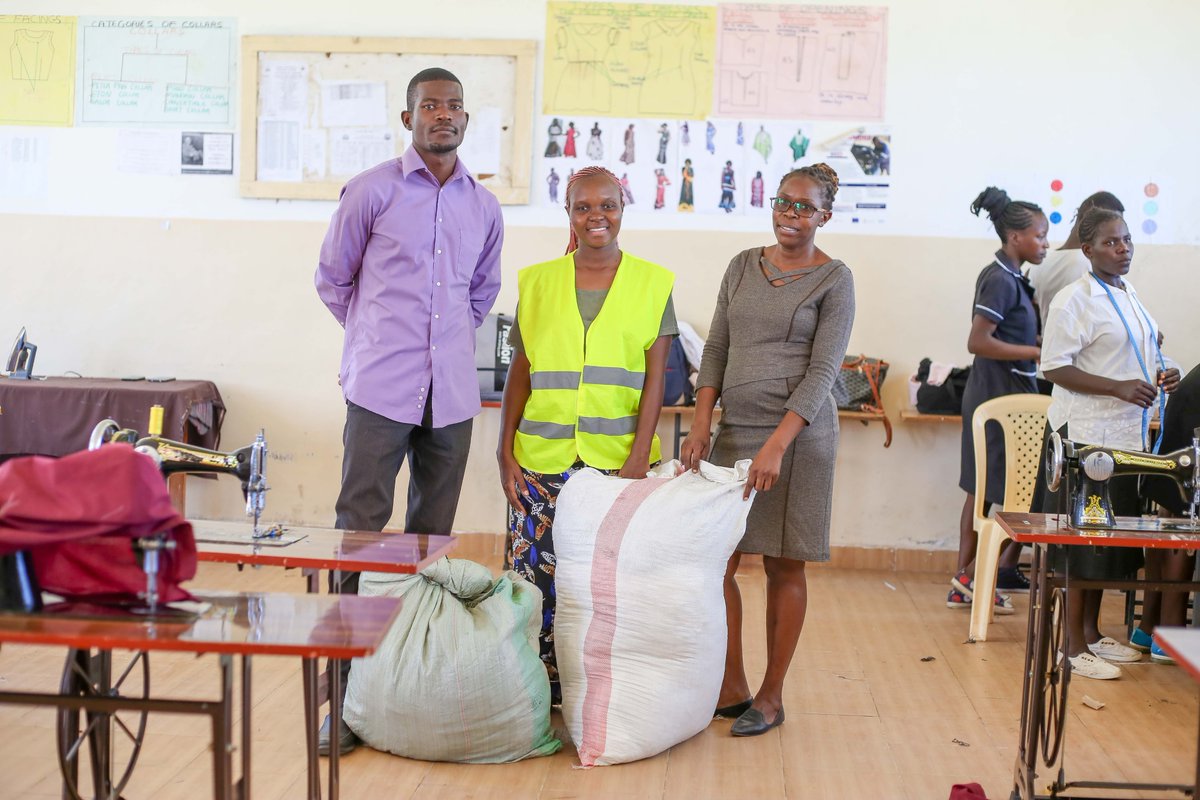ClothAChildINIT's tweet photo. We also did cloth material donations to the Fashion &amp; Design &amp; Garment Making Department to assist the students to practice their craft and enhance their creativity through upcycling and recycling of the materials. https://t.co/eIuMoy6VyO