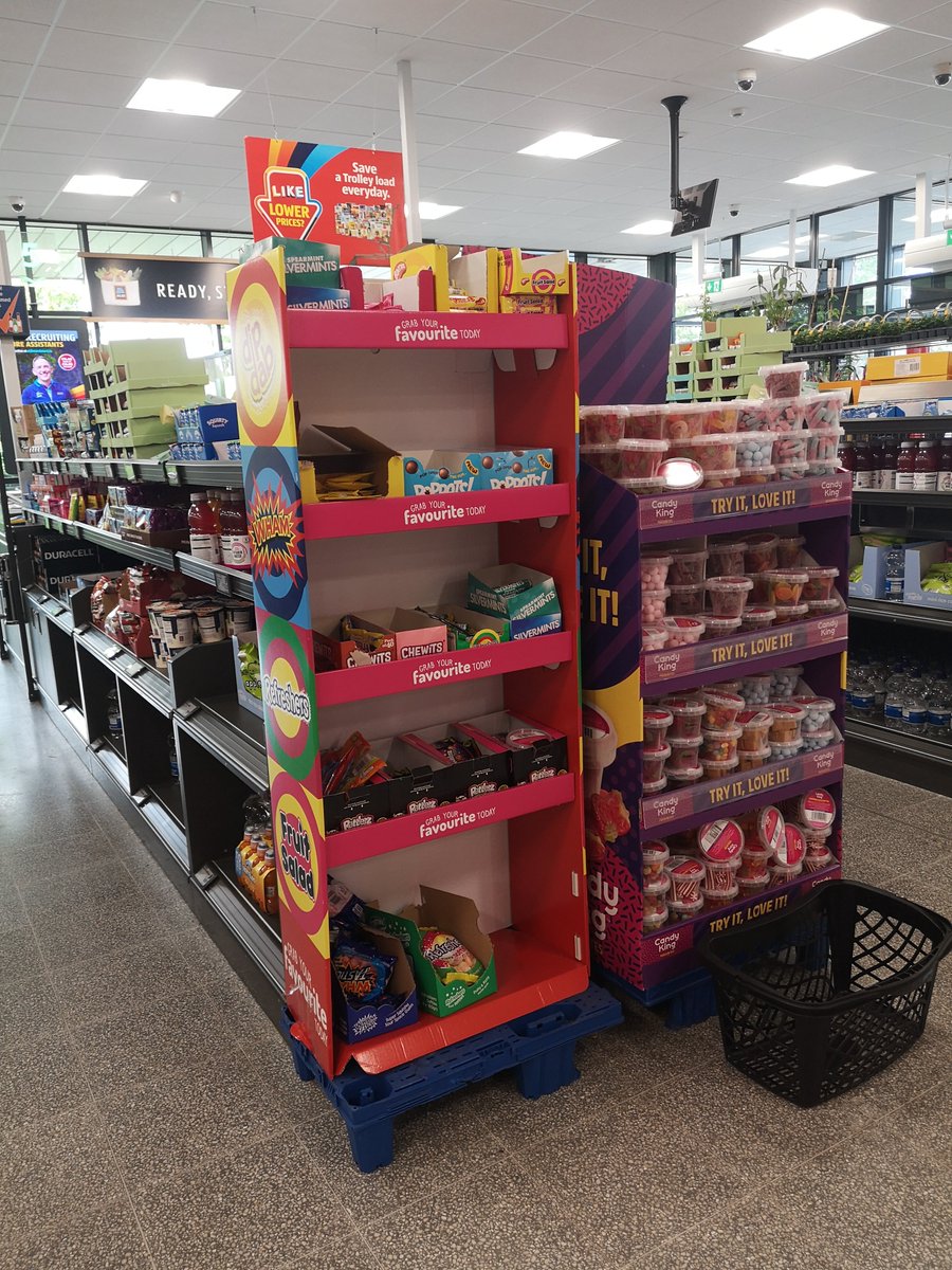 I know this is Not the case for every @Aldi_Ireland store but this one is situated beside secondary & primary schools, lots of preschools & housing estates.Every corner has points of sale pushing products pictured here which is far from promoting healthy choices. #FoodEnvironment