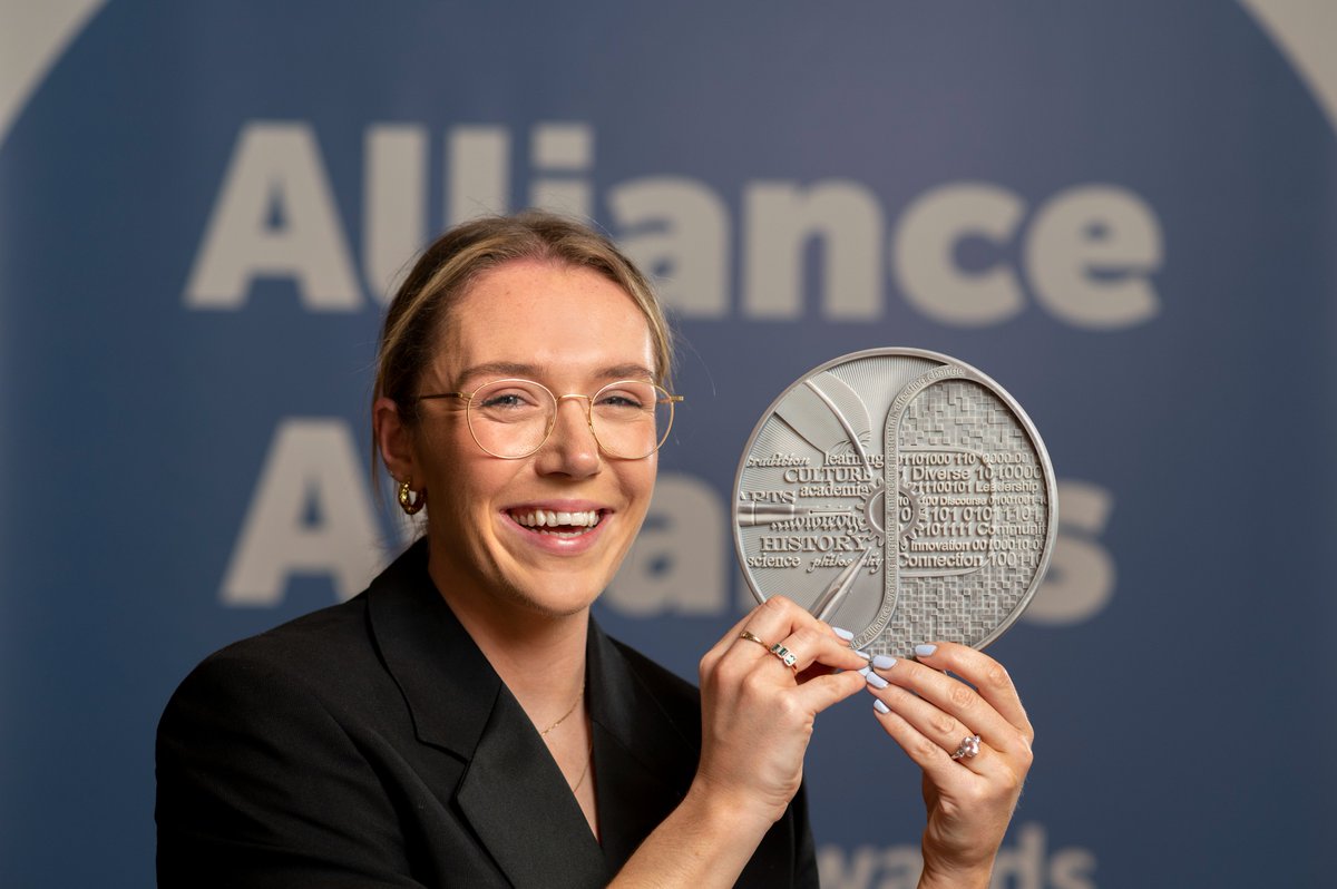 UniAlliance's tweet photo. Last year @Emmacowley44 (who we’re lucky to now have as a colleague at UA!) won the @UA_DTA Alumni Award.
  
Know a researcher who has made an excellent impact with - and beyond - their research? 

Nominate them for this year’s #AllianceAwards! https://t.co/XVExYtswaW https://t.co/4bgiFvzvng