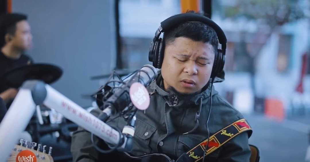 VL_MediaGroup's tweet photo. Yow Andrada at banda Yno, bumida sa Wish 107.5 Bus! 🎤🚎

"Very nice guys! Sarap pakinggan. Good job. Thanks Wish." komento ng isang netizen.

CREDITS: Wish 107.5 Youtube Channel 
https://t.co/hIXOE2CVOx

#YowAndrada #Yno #Wish1075 #ViylineMediaGroup https://t.co/sLuj7otsQL