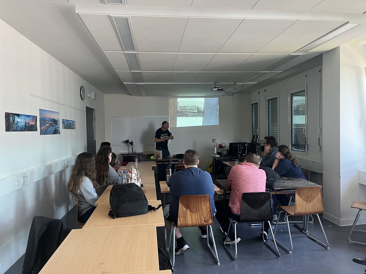 Division of HOP tweet media