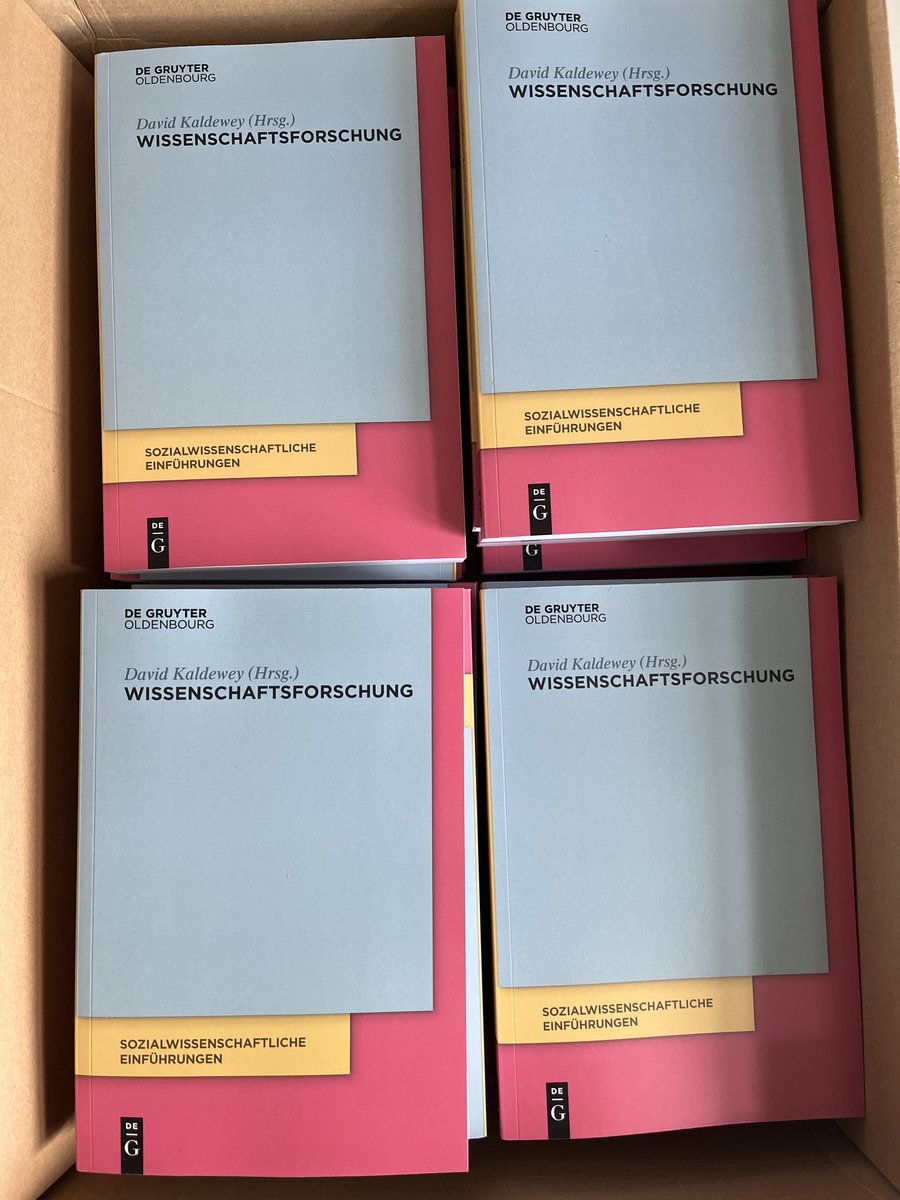 David Kaldewey (@unwrittencross) on Twitter photo Unsere #Wissenschaftsforschung zur Einführung. Kein leichter Weg in den letzten drei Jahren, aber jetzt liegt das Ding auf dem Tisch. Mit herzlichem Dank an <a href="/degruyter_pub/">De Gruyter Official ➡️ @degruyterbrill.bsky.social</a> und alle Autor*innen!
Und zur Feier des Tages: #Verlosung von 5 Exemplaren – Teilnahme per retweet Unsere #Wissenschaftsforschung zur Einführung. Kein leichter Weg in den letzten drei Jahren, aber jetzt liegt das Ding auf dem Tisch. Mit herzlichem Dank an <a href="/degruyter_pub/">De Gruyter Official ➡️ @degruyterbrill.bsky.social</a> und alle Autor*innen!
Und zur Feier des Tages: #Verlosung von 5 Exemplaren – Teilnahme per retweet