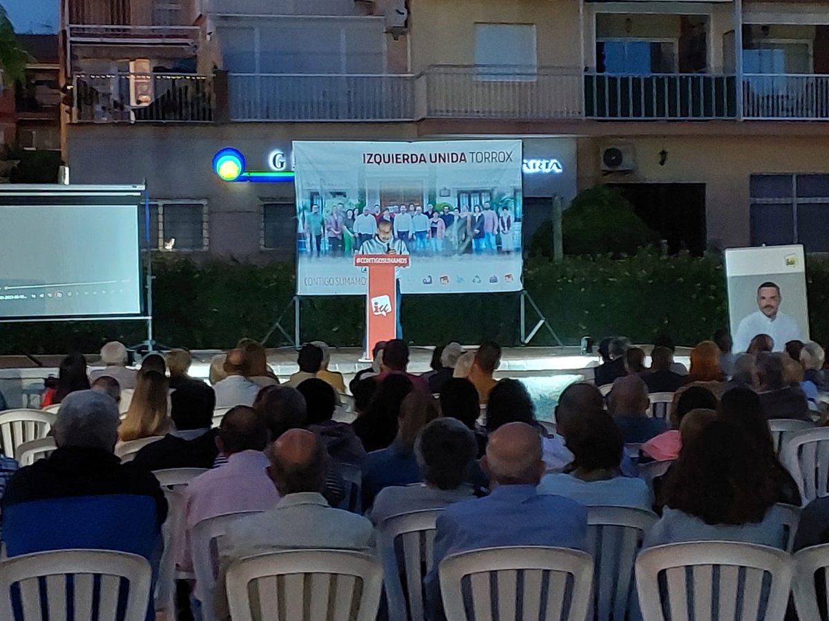 👏 Muchas gracias a los vecinos y vecinas de Los Llanos que compartieron con nosotros el acto de ayer. ¡Ni las lluvia nos paró! 

➕#ContigoSumamos
📩 ¡Vota Izquierda Unida de Torrox! 👉 izquierdaunidatorrox.org

 #RafaBroncanoAlcalde #VotaIUTorrox #IUTorrox #Torrox  #28M