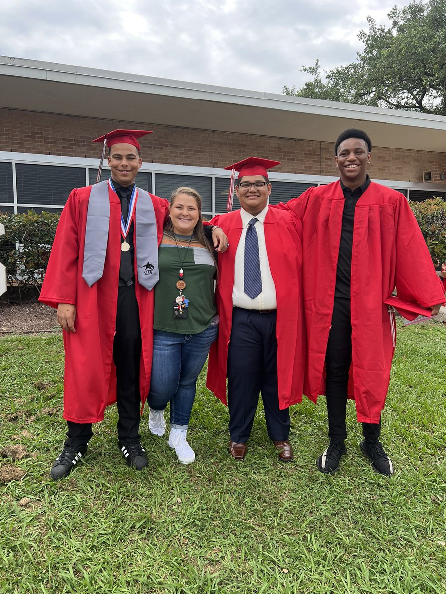 TheTrojanThea's tweet photo. Couldn’t get pictures with all of them, but Trojan Theatre with really miss the class of 2023. #enterwithhonor #exitwithpride https://t.co/1Diwm0SKMe