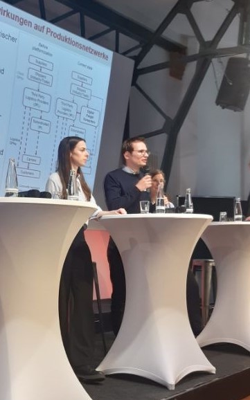 Great Session on #digital platforms & their impact on #production networks and #labour at the @boeckler_de conference 'In a Time of Change - Work and Value Creation in Transition'. Together with @veronique_he I had the pleasure to present our findings on the logistics sector.