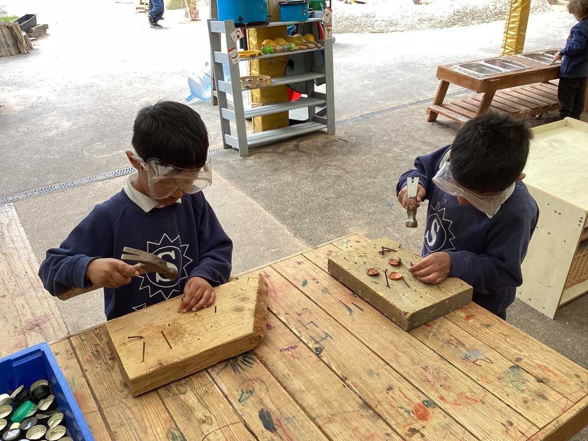 Summerside1933's tweet photo. Early Years have been working on their woodwork skills! #woodworkbench #EYFS https://t.co/SjPRIlTMPQ