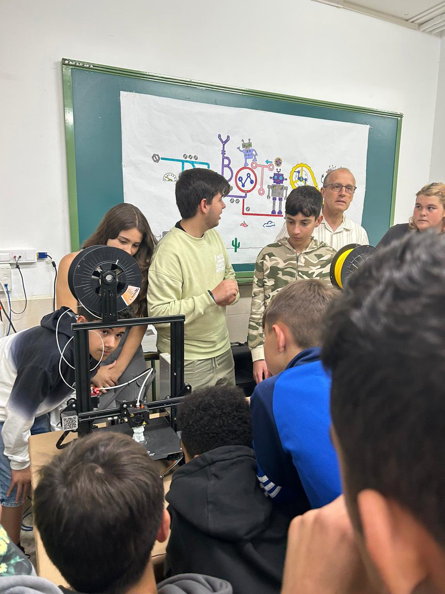 En el 2 Día de la II Feria de la Ciencia destacamos:
La visita del alumnado del CEPR Arquitecto Leoz al que felicitamos por su participación durante todo el recorrido y el esfuerzo continuo de todo el alumnado ayudante y el profesorado. 

#ieslajarcia #ieslajarcia20222023