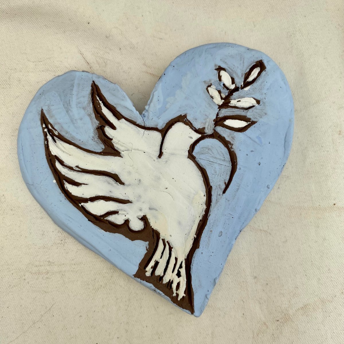 mindsarts's tweet image. Check out this lovely creation from one of the residents in our #ThinkingHands pottery workshop @PJCare on Monday! 

#WellbeingThroughCreativity #NeurologicalCare #Peterborough #dementia #Parkinsons #MentalHealth @Artsincarehomes