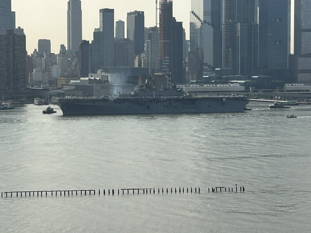 Impromptu field trip to see the parade of ships.  <a href="/WeehawkenTSD/">Weehawken Schools</a> <a href="/StefanieCirill1/">Stefanie Cirillo</a> <a href="/RobFerullo4/">Robert Ferullo</a> <a href="/EricCrespoEDU/">Eric Crespo</a> #FleetWeekNYC