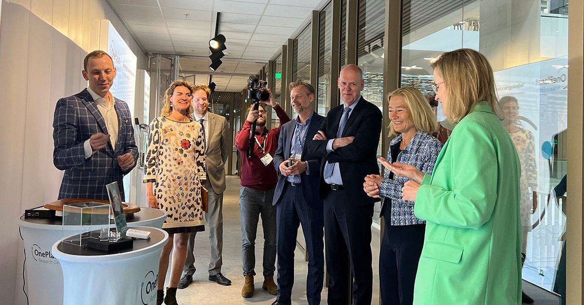 Yesterday OnePlanet Research Center was visited by the Dutch Minister of Economic Affairs, Micky Adriaansens. We presented our #health related #innovations. She was very enthusiastic! More information on LinkedIn: bit.ly/43n2Lzw