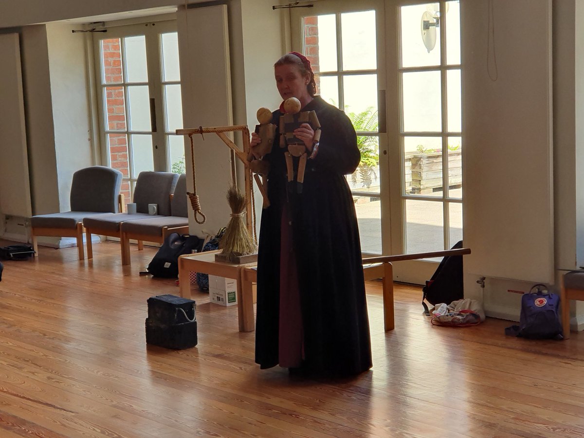 SHSKhistory's tweet photo. And now onto the weird and wonderful ways the Tudors punished people! #shskTudorday @SHSKSchool https://t.co/ke3iFl9x8c