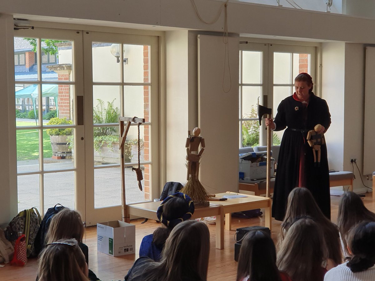 And now onto the weird and wonderful ways the Tudors punished people! #shskTudorday <a href="/SHSKSchool/">St Helen and St Katharine</a>