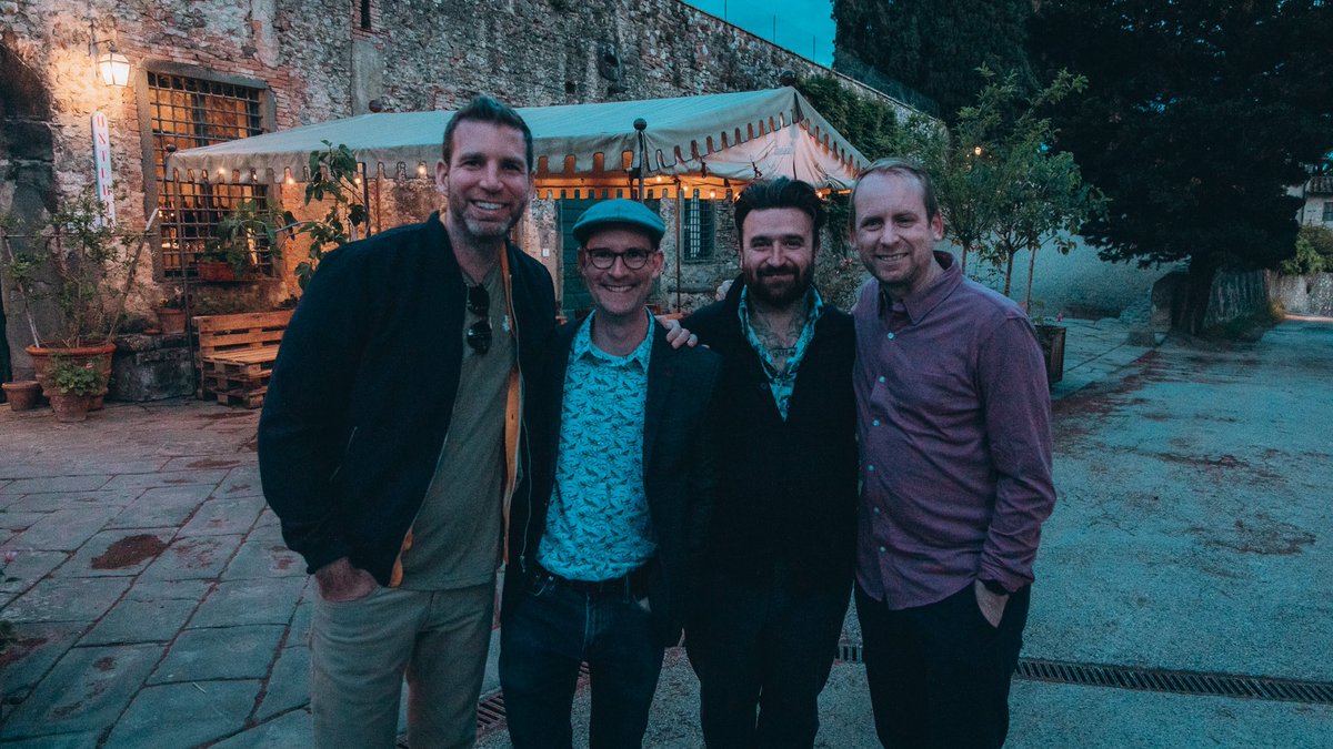 PitHartling's tweet photo. @VanishingInc Retreat Tuscany: Perfect week of magic, food and history in stunningly beautiful Tuscany 🥰🍷🌿✨🌤️. Thank you for having me 🙏☺️ Such wonderful, lovely attendees – and Luke Jermay is, of course, simply the best! 😯👌😘 #theretreattuscany (Pics: George Luck) https://t.co/DA94L5Bfjv