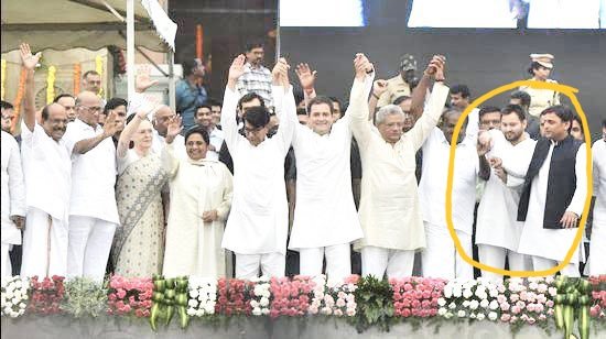 satyajitsahoo99's tweet image. इधर कुछ कन्फ्यूजन है कि इनके साथ जुडे की नहीं। #ModiIsTheBoss