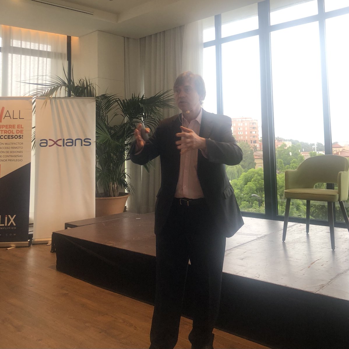 info_CCI's tweet photo. Desde el ámbito académico, hoy contamos con Xavier Pi, de la Comissió Indústria 4.0 Enginyers de Catalunya hoy en #LVIcataluña23 para hablar sobre la 4ª Revolución Industrial: Rompiendo las barreras del hardware y el software.
🔗https://t.co/hQHawghy4j
#ciberseguirdad https://t.co/jsfYabyrnV