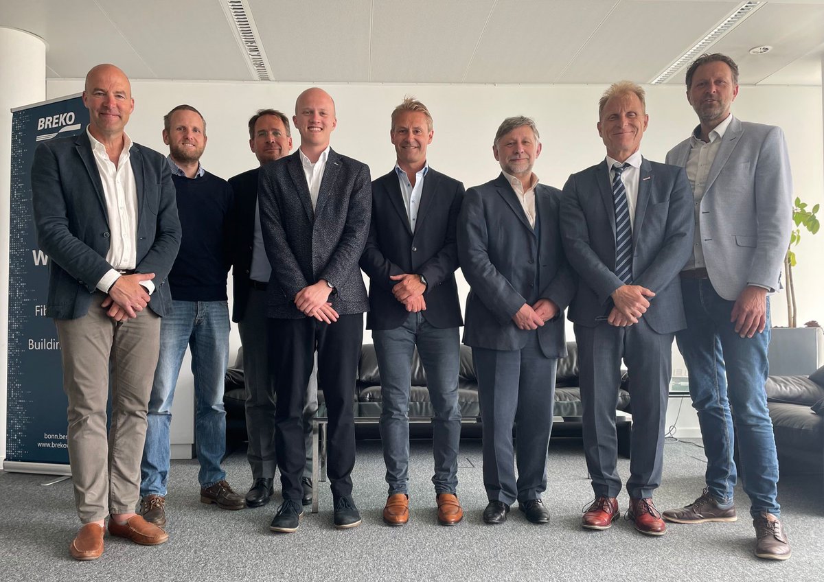 Back in town, after a good meeting of ELFA, the European Local Fibre Alliance👉e-lfa.eu
In Brussels, we discussed core issues of the EU's future #Connectivity  - including the #Gigabit Infrastructure Act, the "#FairShare" debate and frequencies for WiFi6E and WiFi7