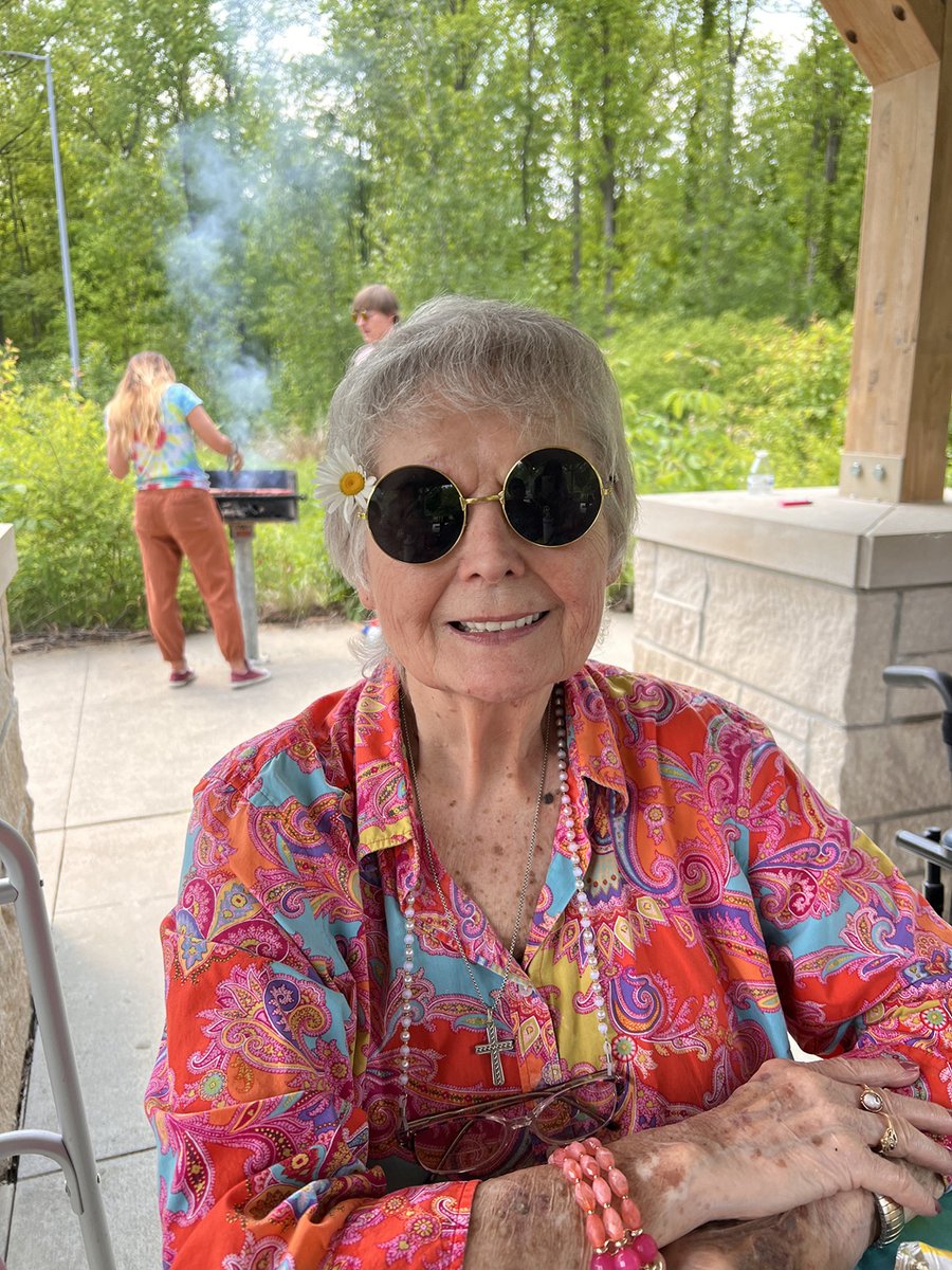 Carmel_WB's tweet photo. A beautiful day for our 60s theme Peace Out Picnic at the Monon Central East Park. Fun food and groovy times. #groovinwithtrilogy #trilogythemeweeks https://t.co/EoC5gudQXg