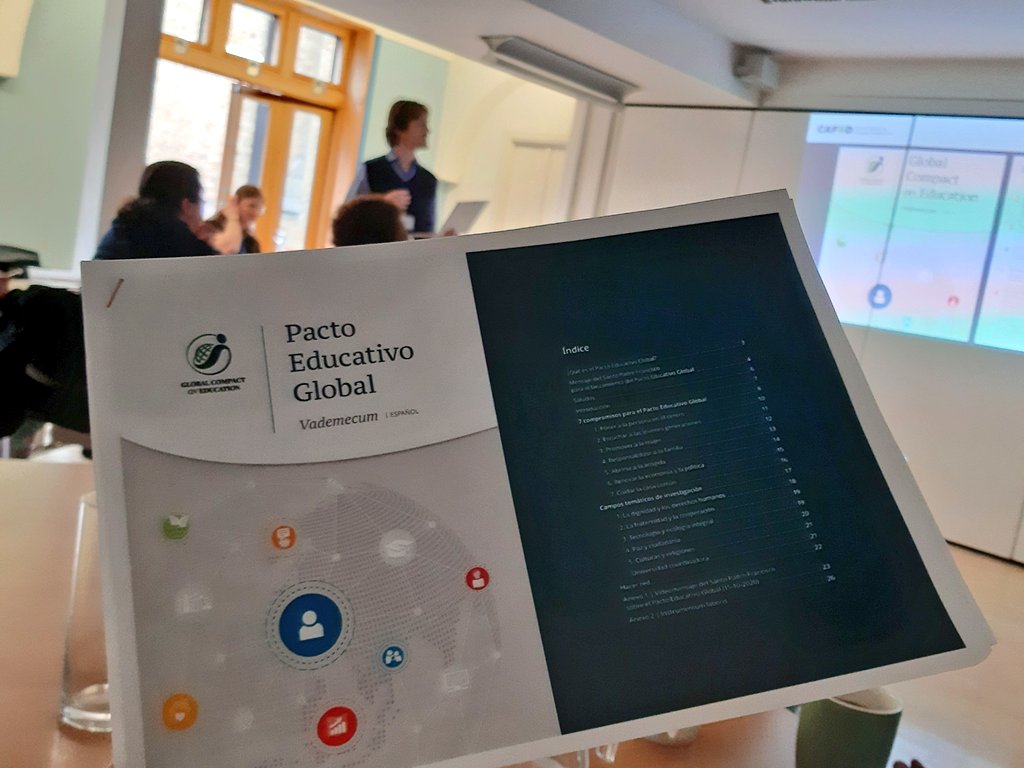 migasocial's tweet photo. Now learning about #Youth #University and #GobalCompactOnEducation  of @Pontifex with Juraj Kralik  and Monika Vojtasakova from #eRko #slovakian Member Organization of @CIDSE #COMED2023 #London @CAFOD @CAFODSchools 
#PactoEducativoGlobal #Juventud https://t.co/A6DcdVfEnm