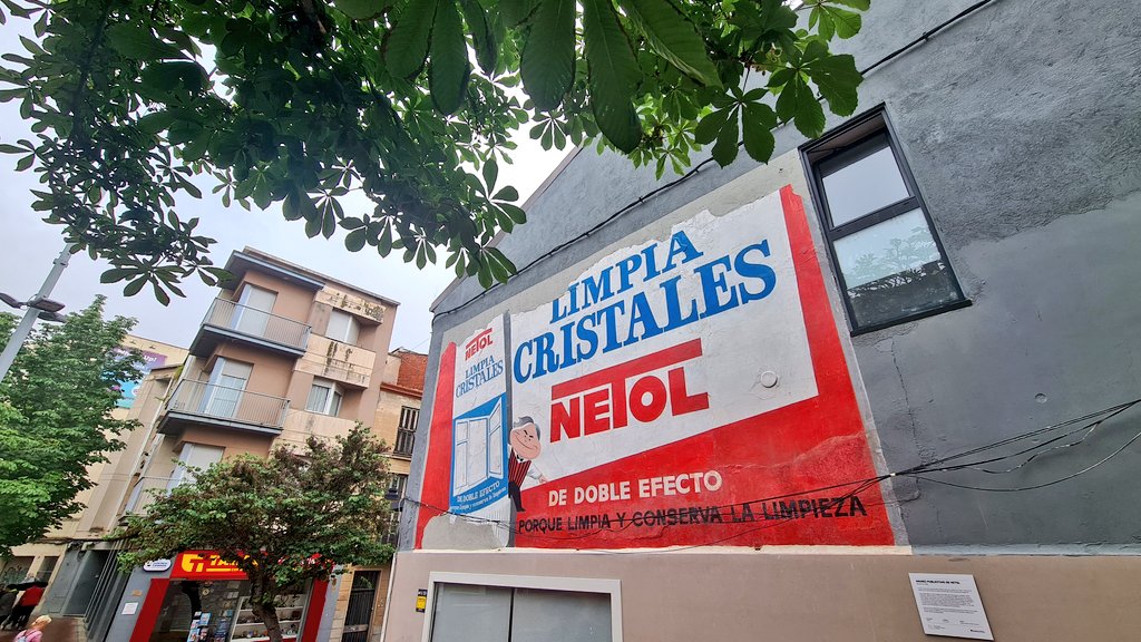 CanalTerrassa's tweet photo. 📍| Inaugurada oficialment la restauració de l'anunci de #Netol al c. Font Vella. Periòdicament s'hi faran tasques de manteniment.
👉Ho explicarem a l'Informatiu de @CanalTerrassa i a https://t.co/EvFEpFU9C8 | #Terrassa #anunciNetol https://t.co/wUuNtfN7fj