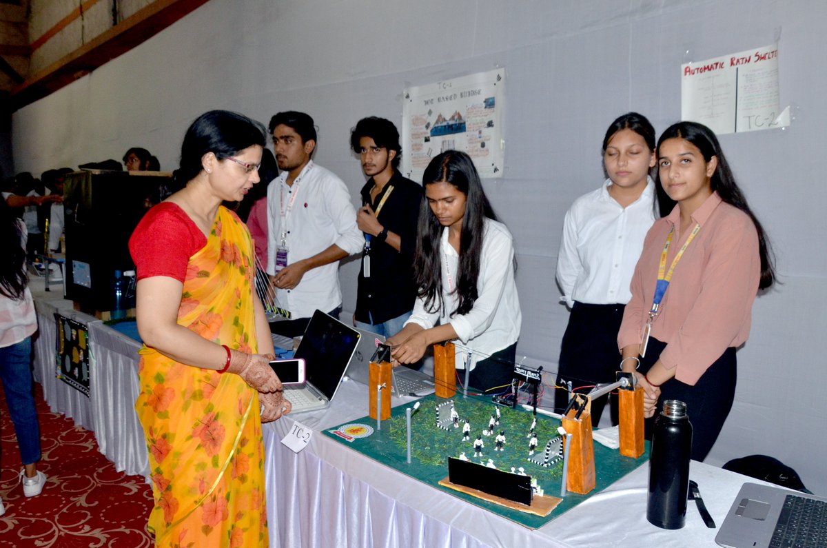 aryacolleges's tweet photo. The project exhibition gave the student platform to identify innovative minds, creativity and also enhanced their team building and leadership skills.
#Scintillations #Scintillations2023 #NationalTechFest #NationalLevelTechFest #TechFest #ACEIT #AryaCollege https://t.co/jsHfdxAtOY