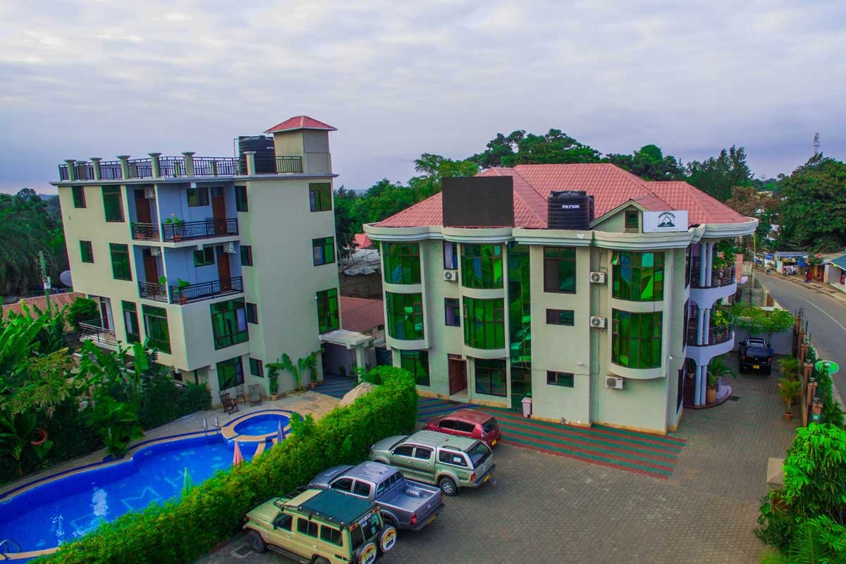 📍GREEN MOUNTAIN HOTEL - ARUSHA, TANZANIA.

》 DOUBLE ROOM: KSH. 16,800 Per Night 
》 SINGLE ROOM: KSH. 10,500 Per Night

Meals on Full Board basis.

To book with us:-
 𝐂𝐚𝐥𝐥/𝐖𝐡𝐚𝐭𝐬𝐀𝐩𝐩
+254 728 069 762

#MombasaCement #aoko #CrazyKennar