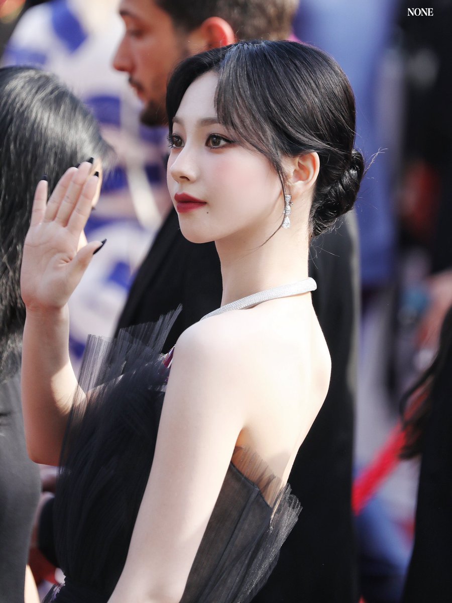 違う王国の女王感👑

#RedVelvet #레드벨벳 #아이린 #IRENE #RedVelvetby_maum #aespa #에스파 #카리아 #KARINA #aespaby_maum