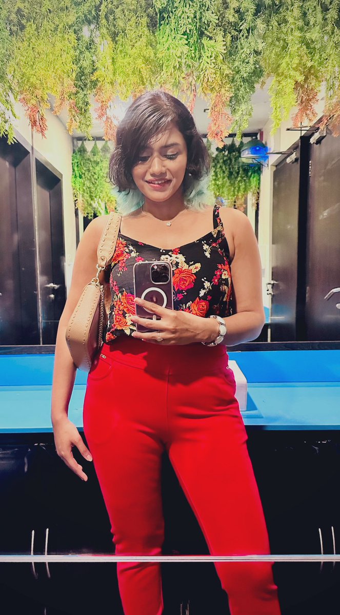 Kicking ass with Reds🔥 #vibrant #floral #redpants #agentjacks #amanoramall #punecity #explorer