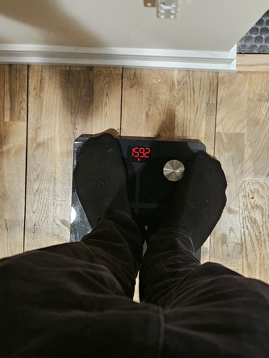 thee_Jay_Strong's tweet image. I need some more meat. #onefiftynine #needmoreweight #workoutpartner