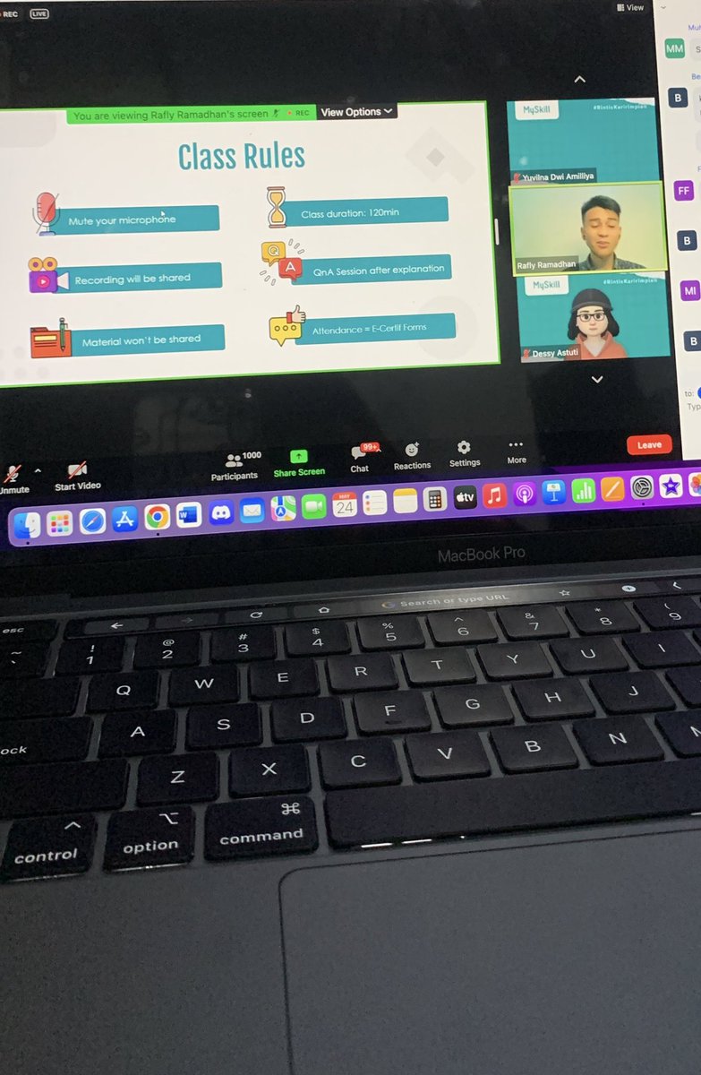 rani_shintya's tweet photo. Wohoo! Semalem ikutan live short class GRATIS di @myskill_id ✨

Seru banget!!! Walaupun ikutan kelas GRATIS tp ilmu yg di delivered daging banget &amp; kelasnya superb interaktif, mentornya  debesttt @ravitho12 😎

#Learnatmyskill https://t.co/SE14pU2dwz